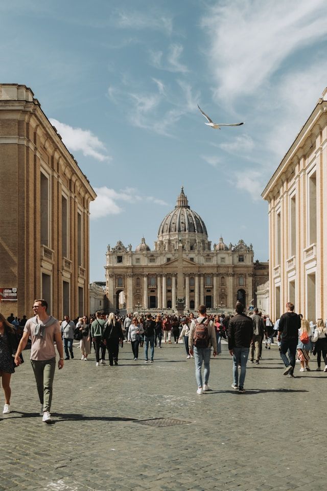 Vaticanos2 unsplash.jpg